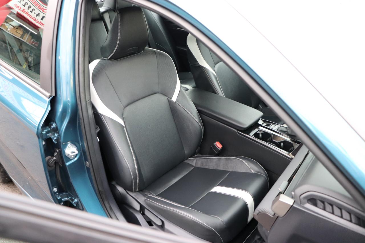 Toyota Camry SE (Natl) 2025