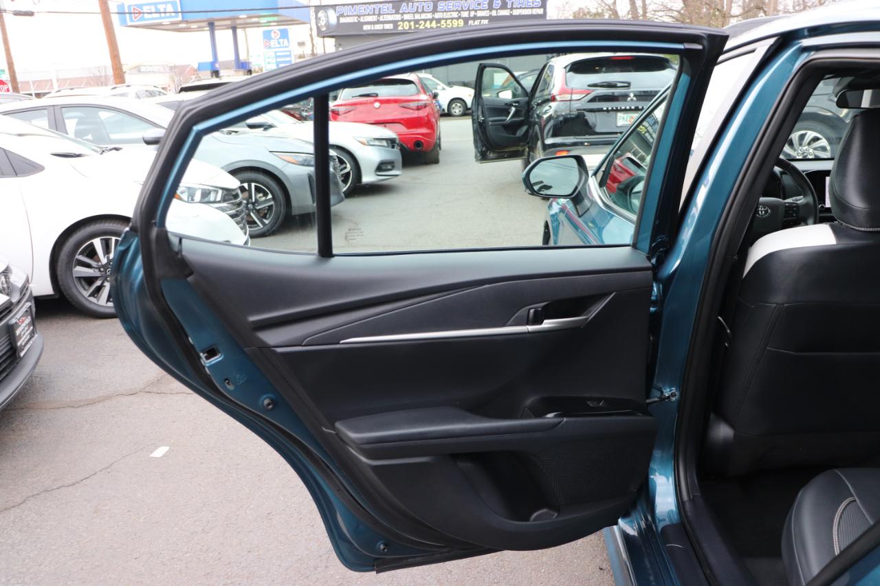 Toyota Camry SE (Natl) 2025