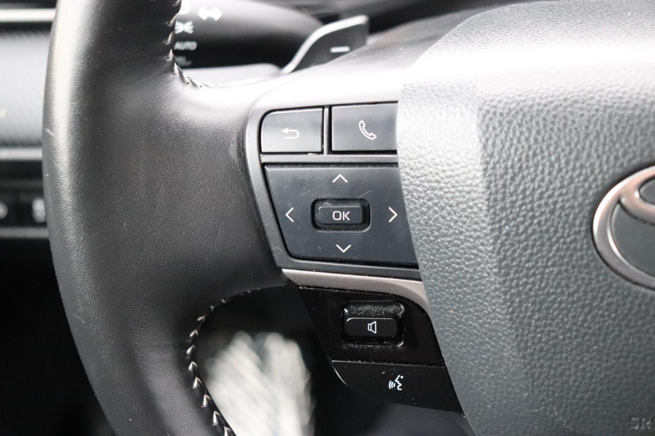 Toyota Camry SE (Natl) 2025