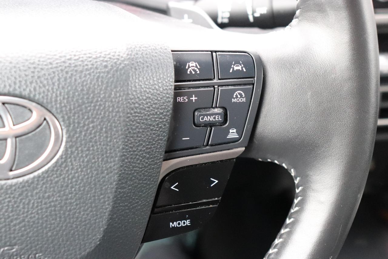 Toyota Camry SE (Natl) 2025