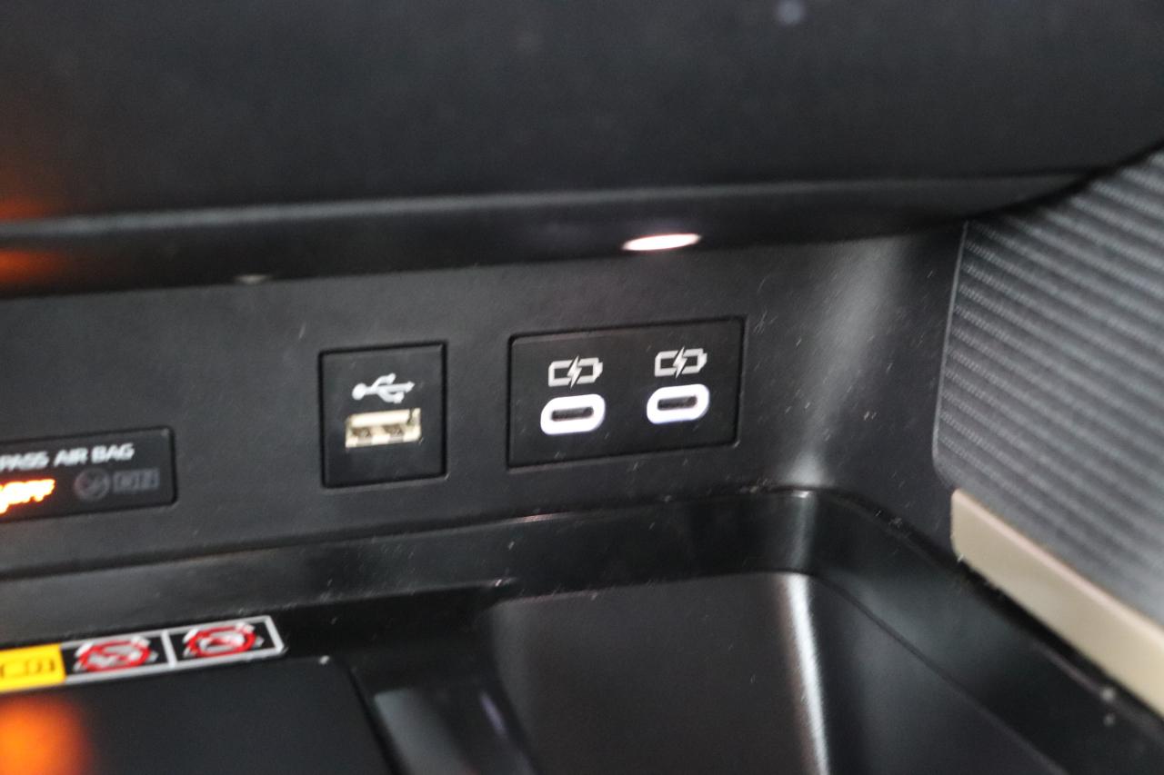 Toyota Camry SE (Natl) 2025