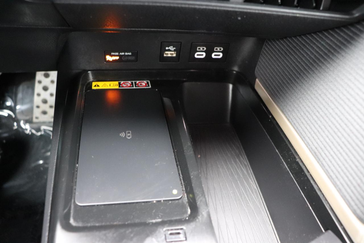 Toyota Camry SE (Natl) 2025