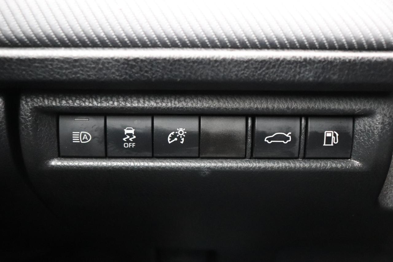 Toyota Camry SE (Natl) 2025