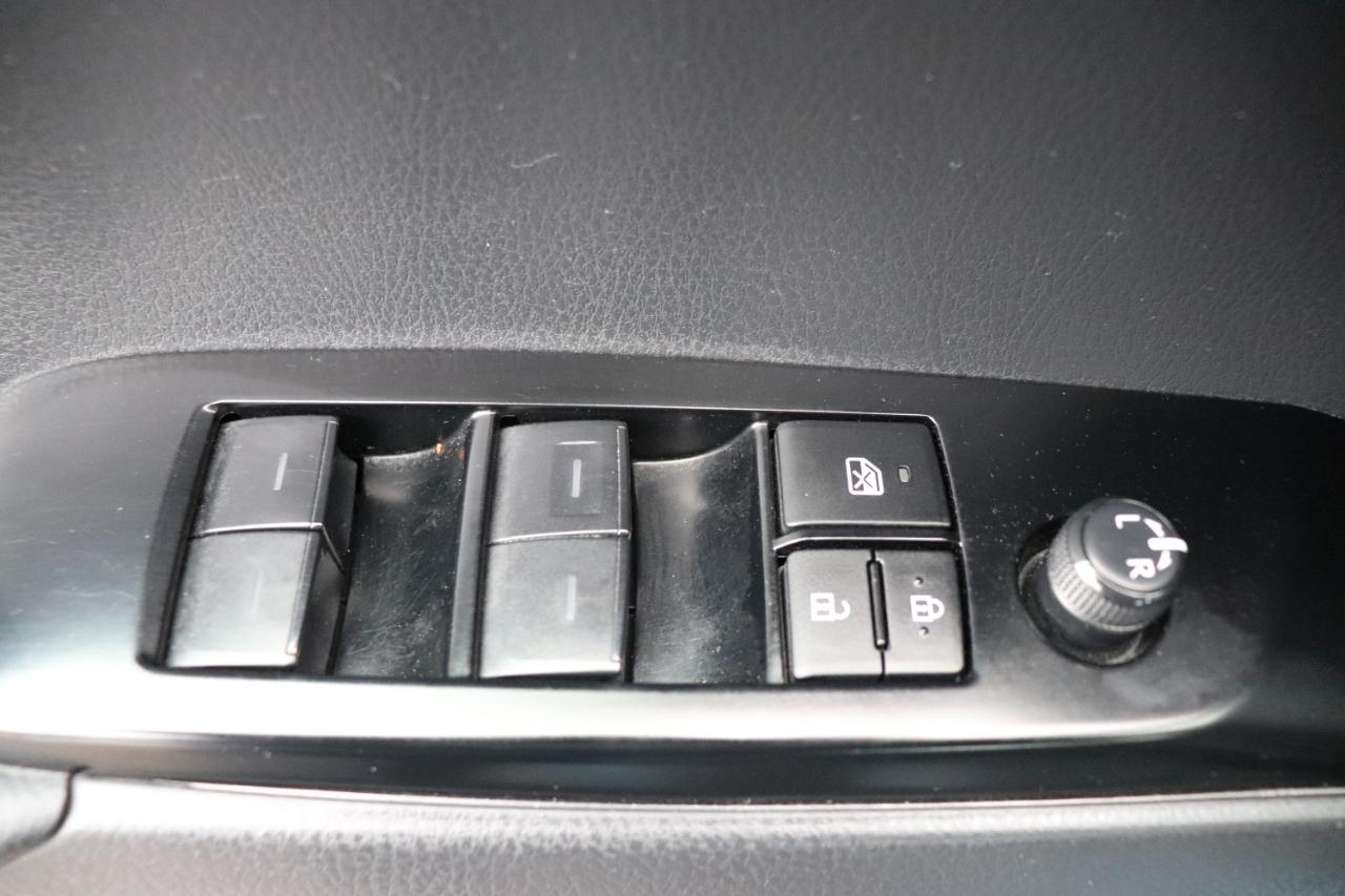 Toyota Camry SE (Natl) 2025