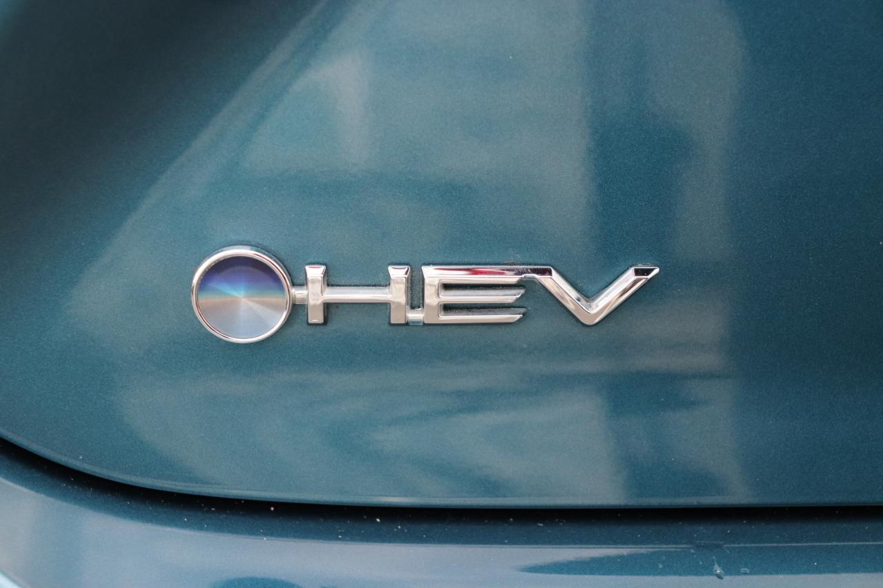 Toyota Camry SE (Natl) 2025