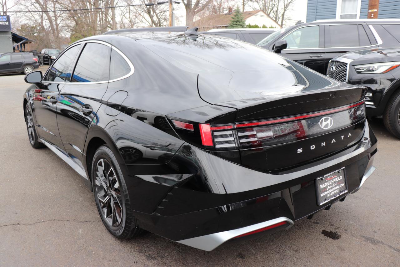 Hyundai Sonata SEL FWD 2025