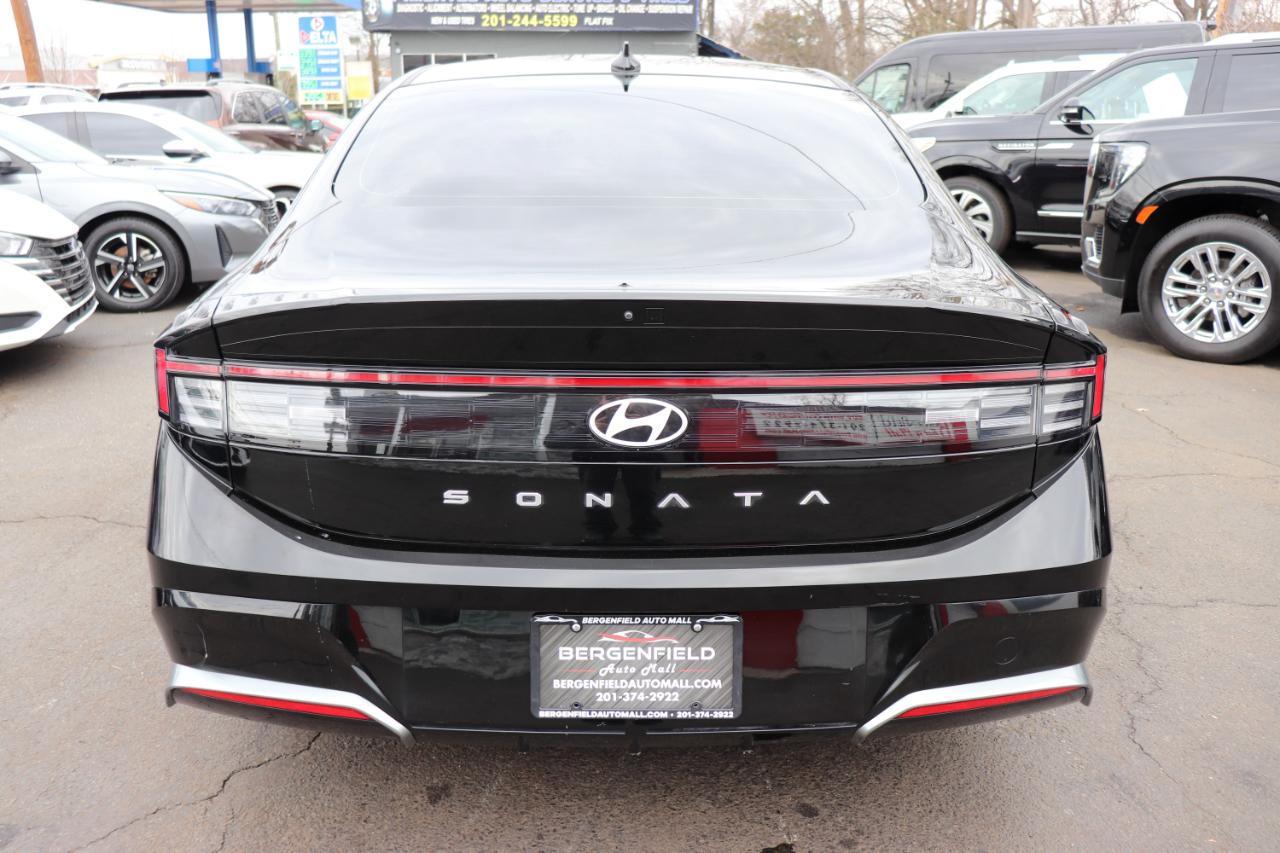 Hyundai Sonata SEL FWD 2025