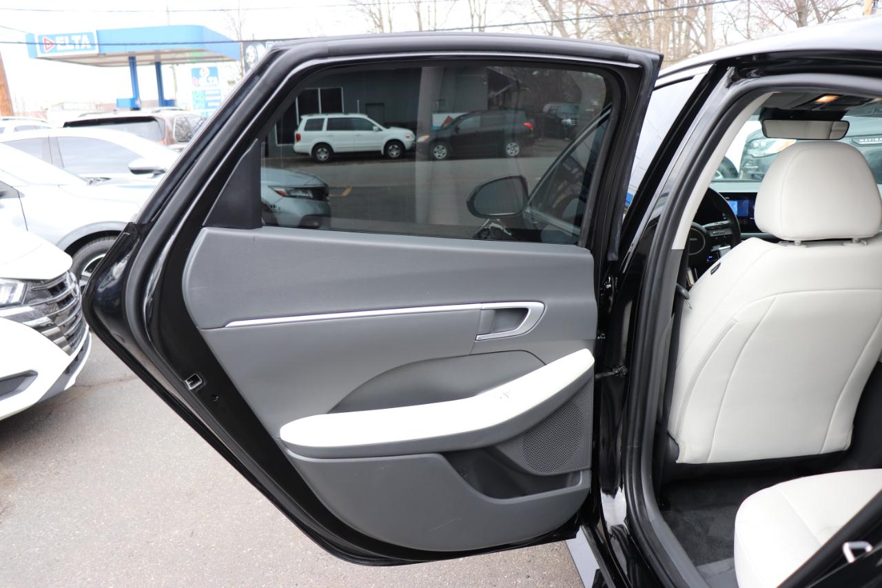 Hyundai Sonata SEL FWD 2025