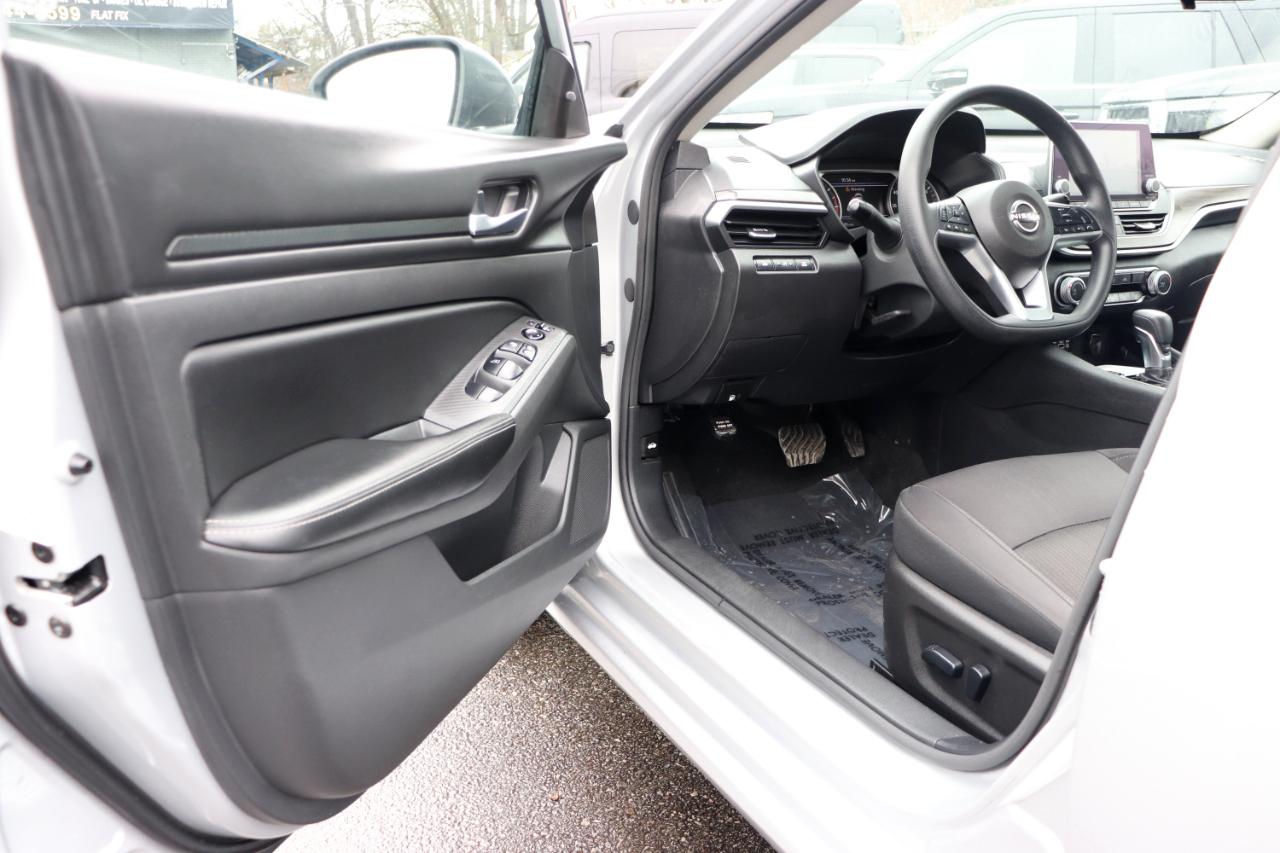 Nissan Altima 2.5 SV Sedan 2024