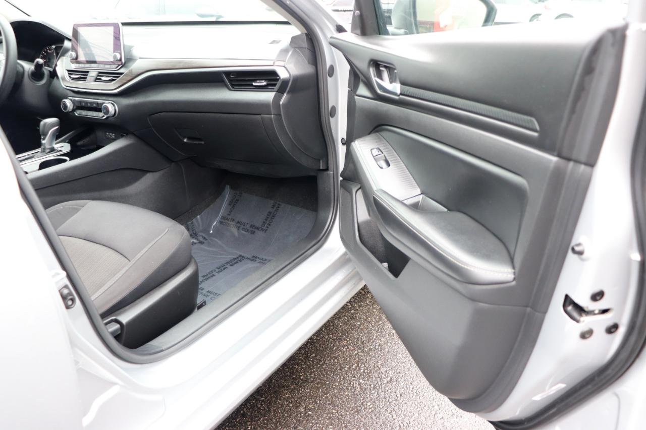 Nissan Altima 2.5 SV Sedan 2024