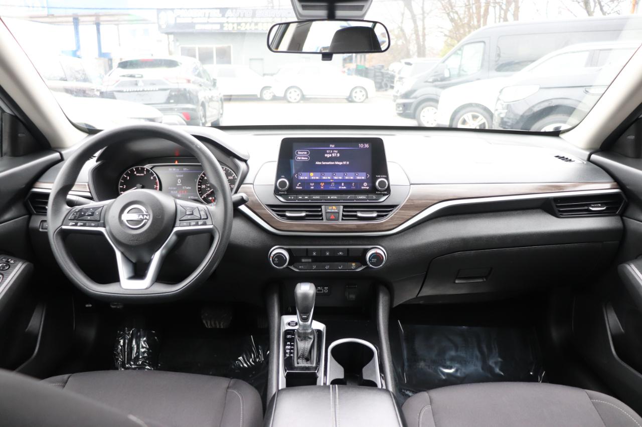 Nissan Altima 2.5 SV Sedan 2024