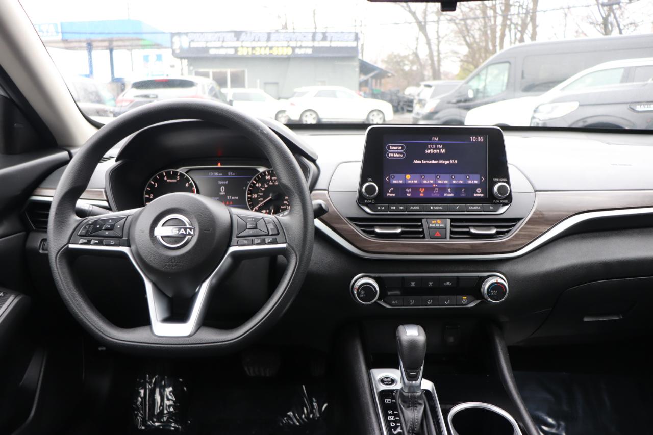 Nissan Altima 2.5 SV Sedan 2024