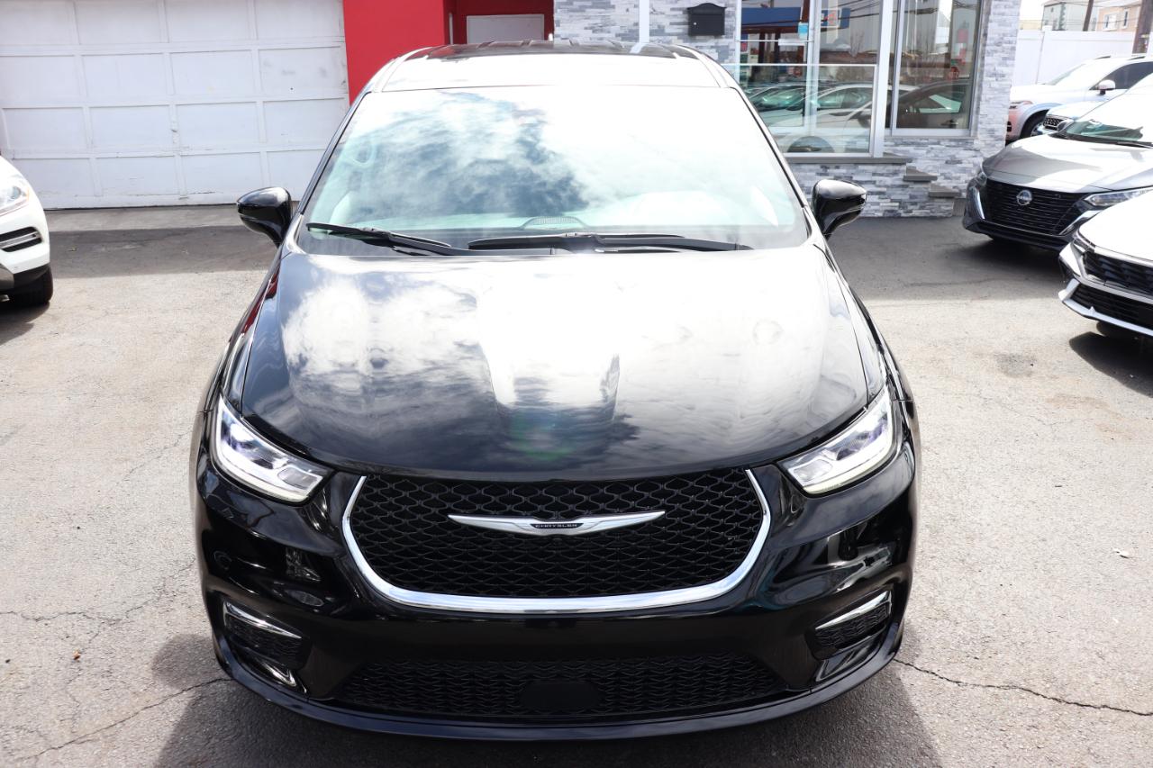 Chrysler Pacifica Touring L FWD 2024