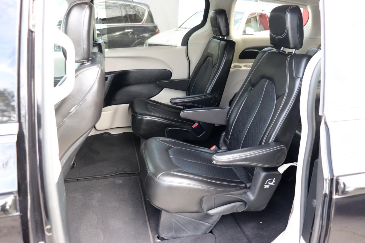 Chrysler Pacifica Touring L FWD 2024