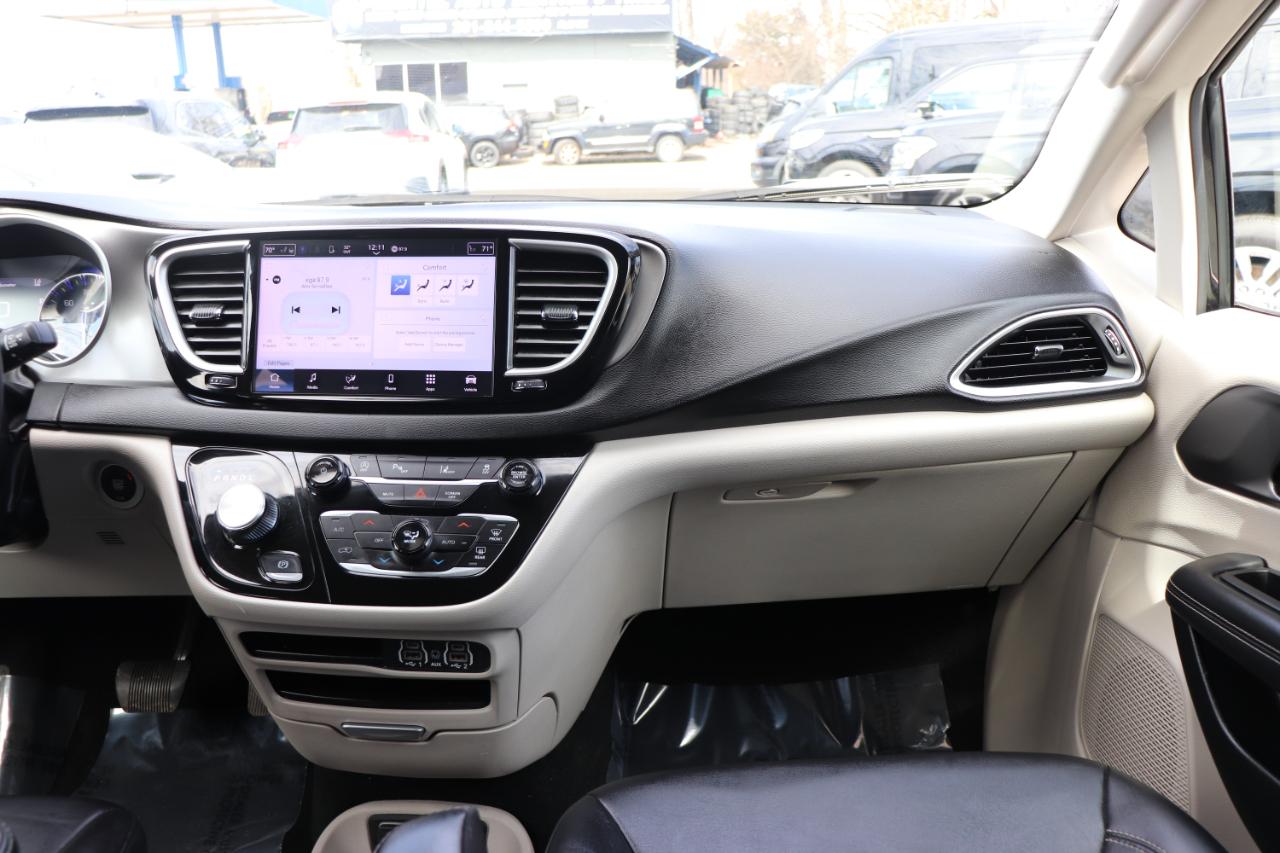 Chrysler Pacifica Touring L FWD 2024