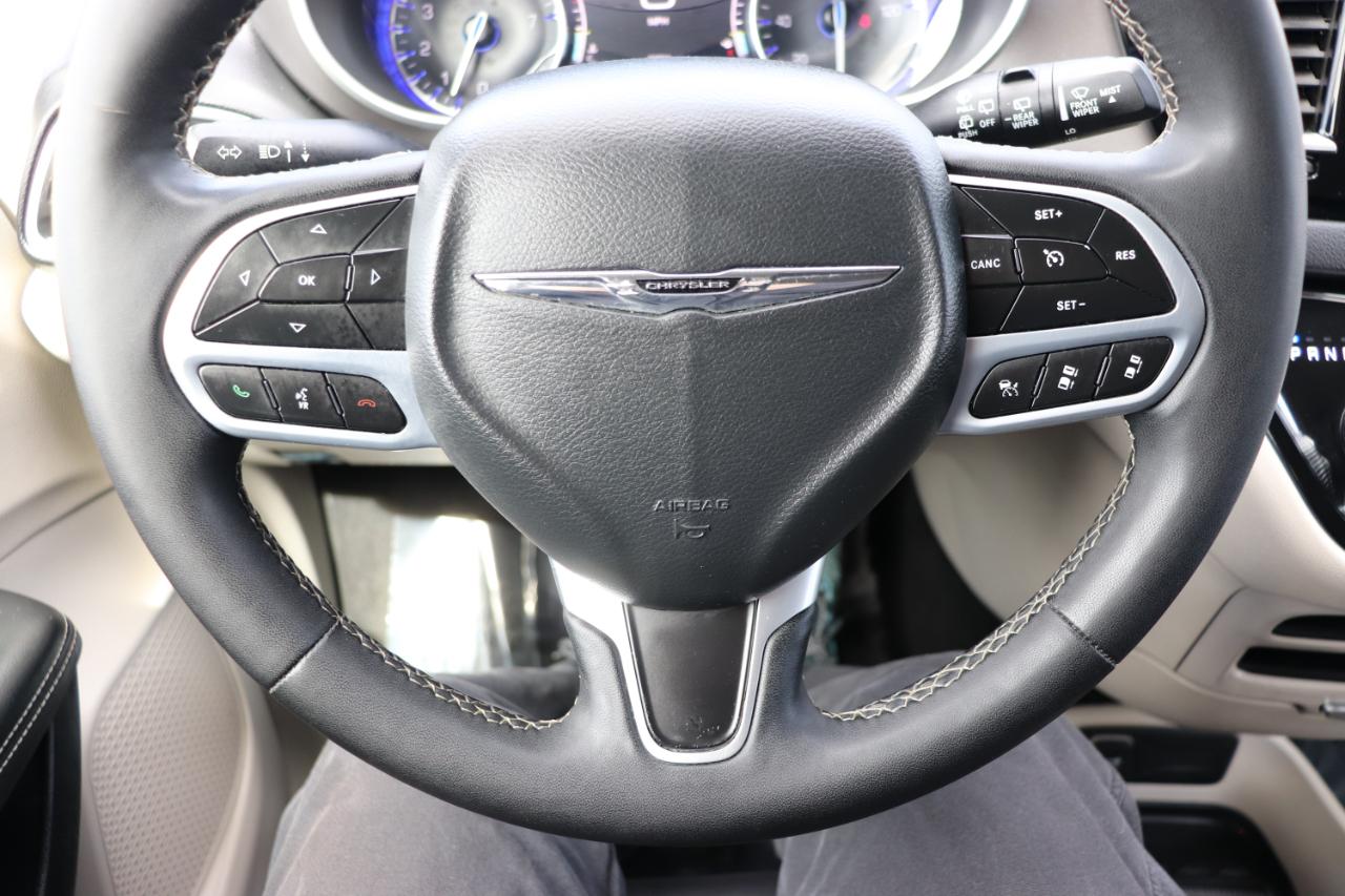 Chrysler Pacifica Touring L FWD 2024