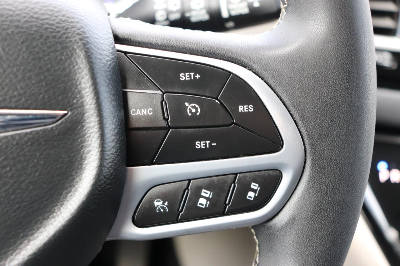 Chrysler Pacifica Touring L FWD 2024