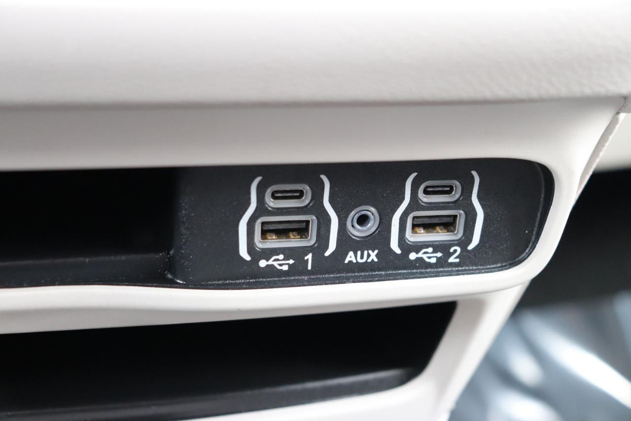 Chrysler Pacifica Touring L FWD 2024