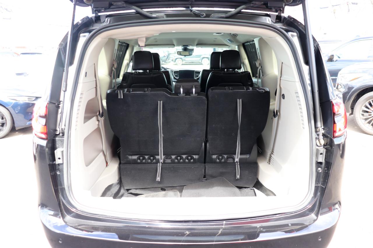 Chrysler Pacifica Touring L FWD 2024