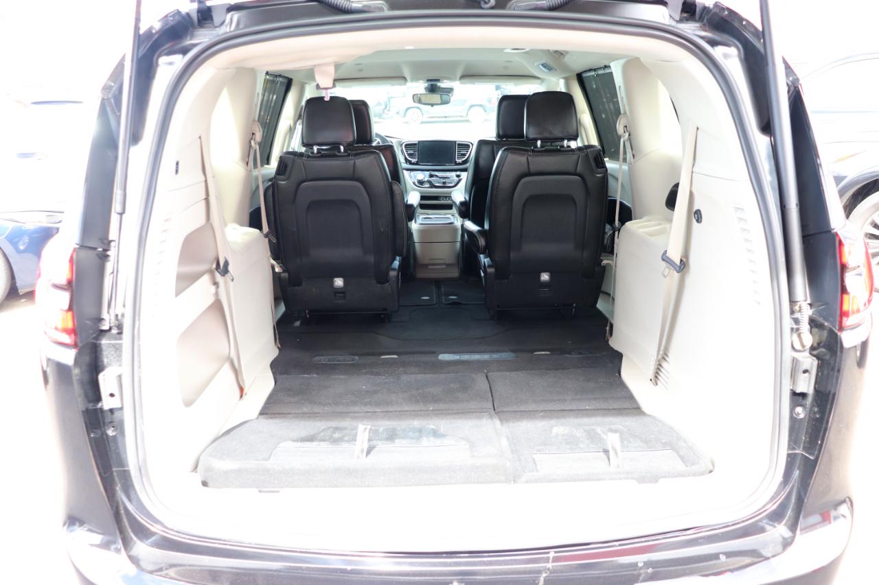 Chrysler Pacifica Touring L FWD 2024