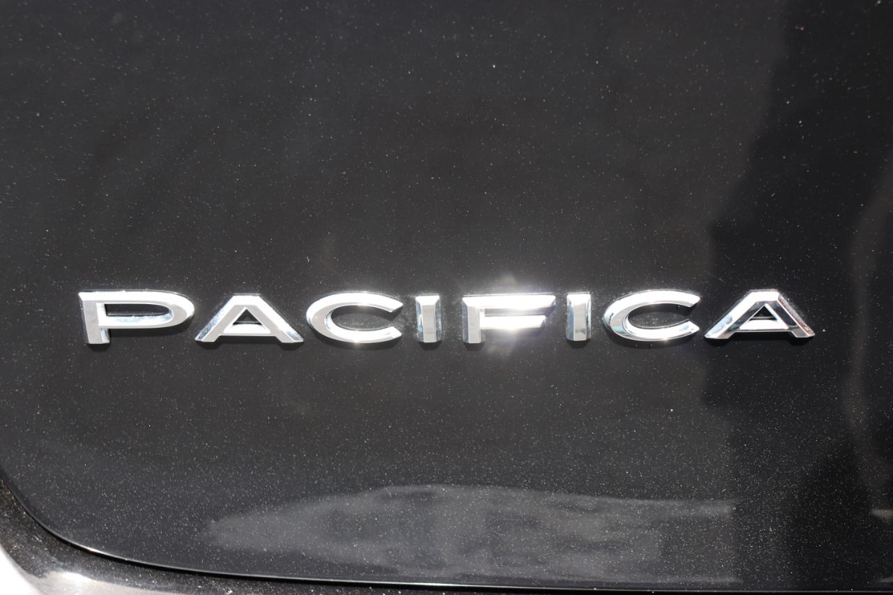 Chrysler Pacifica Touring L FWD 2024