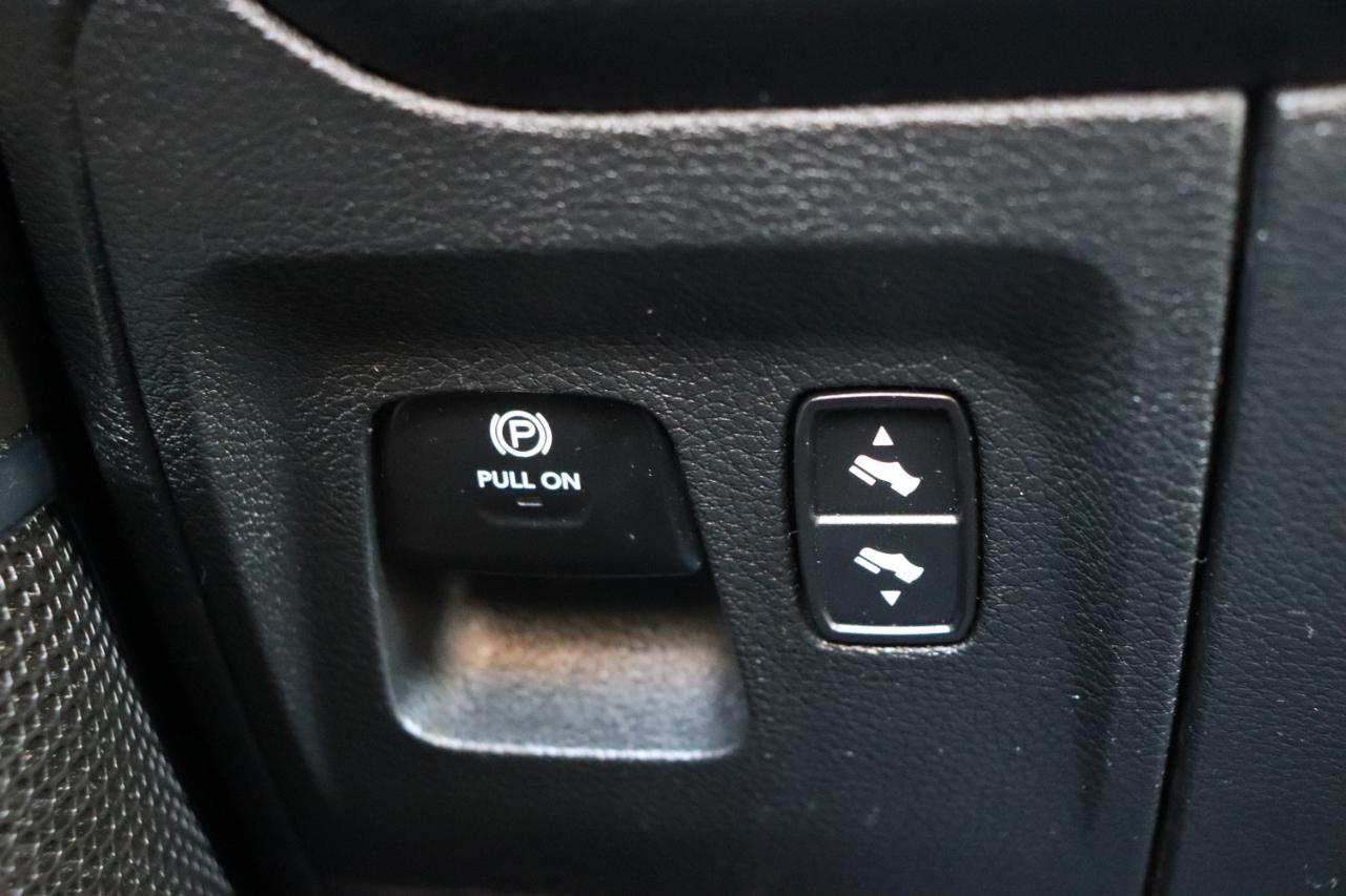 RAM 1500 Laramie 4x4 Crew Cab 5'7" Box 2025