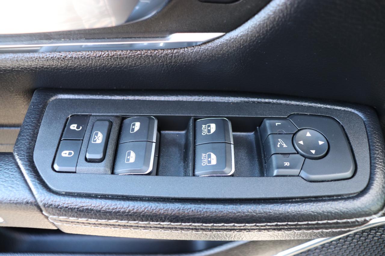 RAM 1500 Laramie 4x4 Crew Cab 5'7" Box 2025