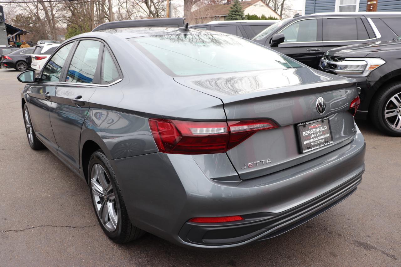 Volkswagen Jetta SE Auto 2024