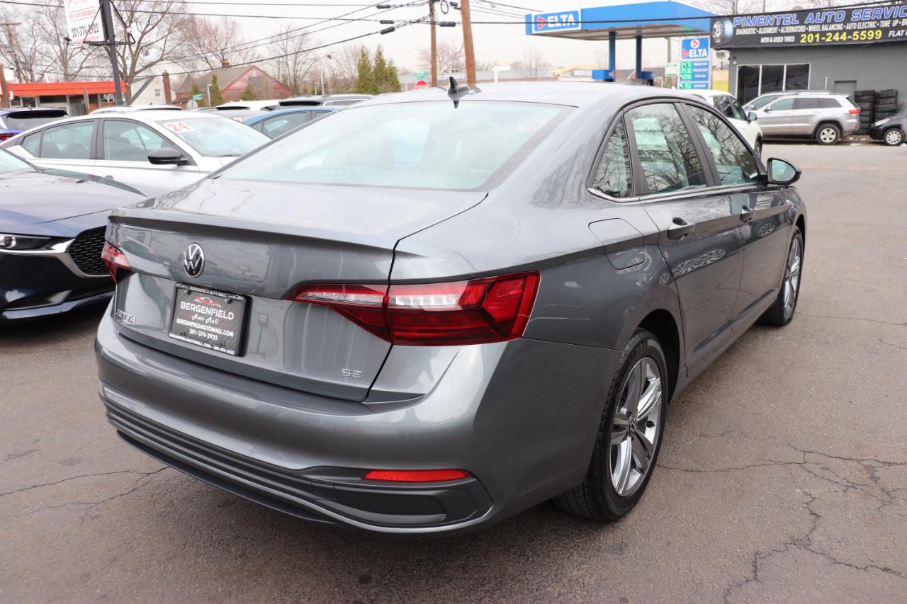 Volkswagen Jetta SE Auto 2024