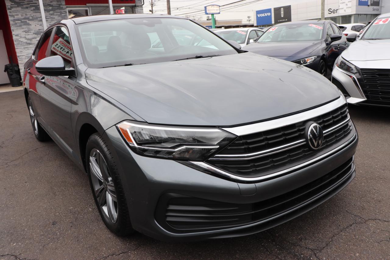 Volkswagen Jetta SE Auto 2024