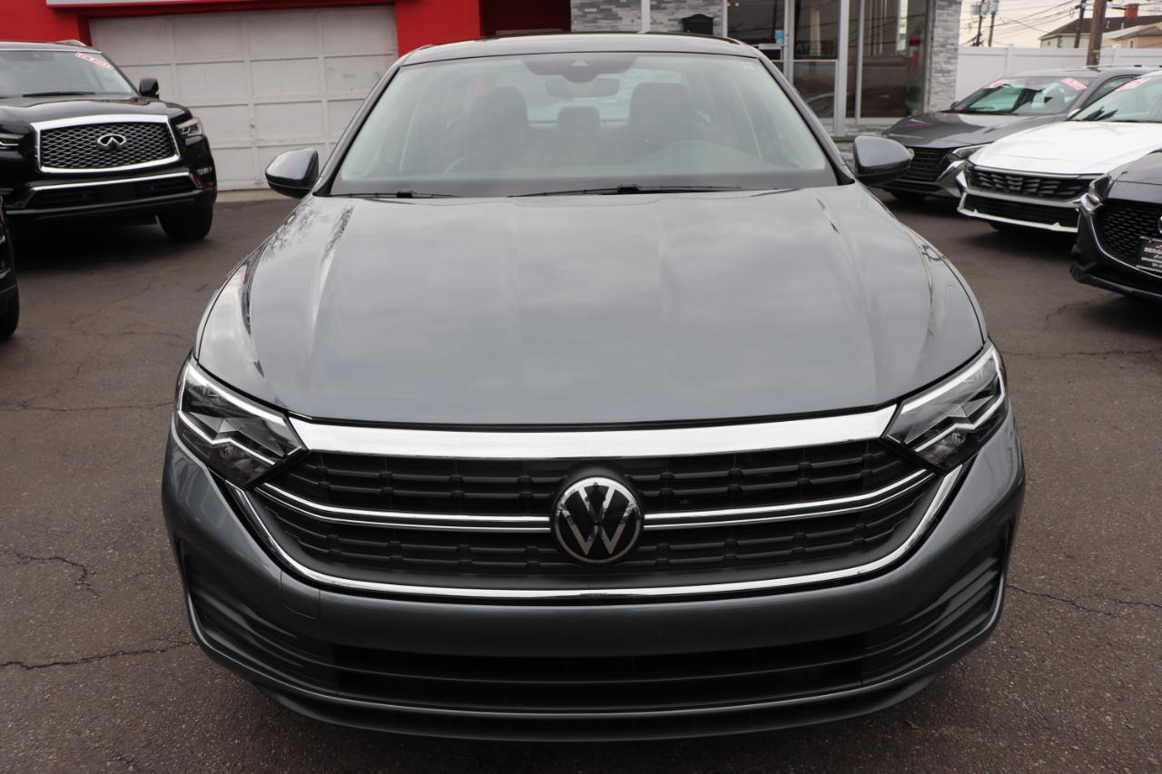 Volkswagen Jetta SE Auto 2024