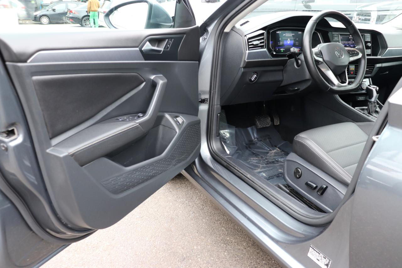 Volkswagen Jetta SE Auto 2024