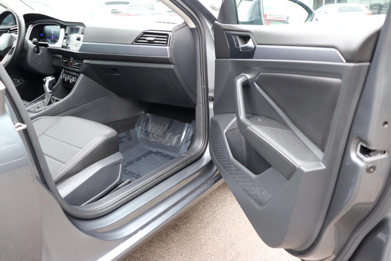 Volkswagen Jetta SE Auto 2024