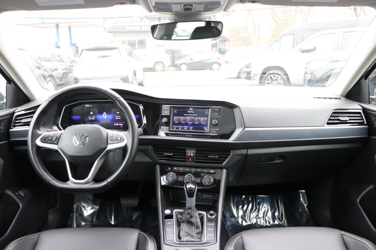 Volkswagen Jetta SE Auto 2024