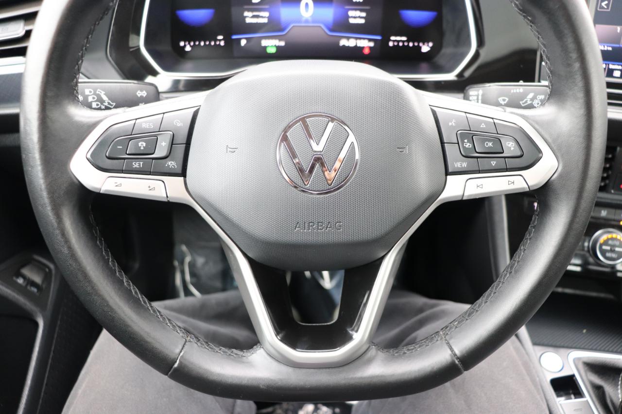 Volkswagen Jetta SE Auto 2024