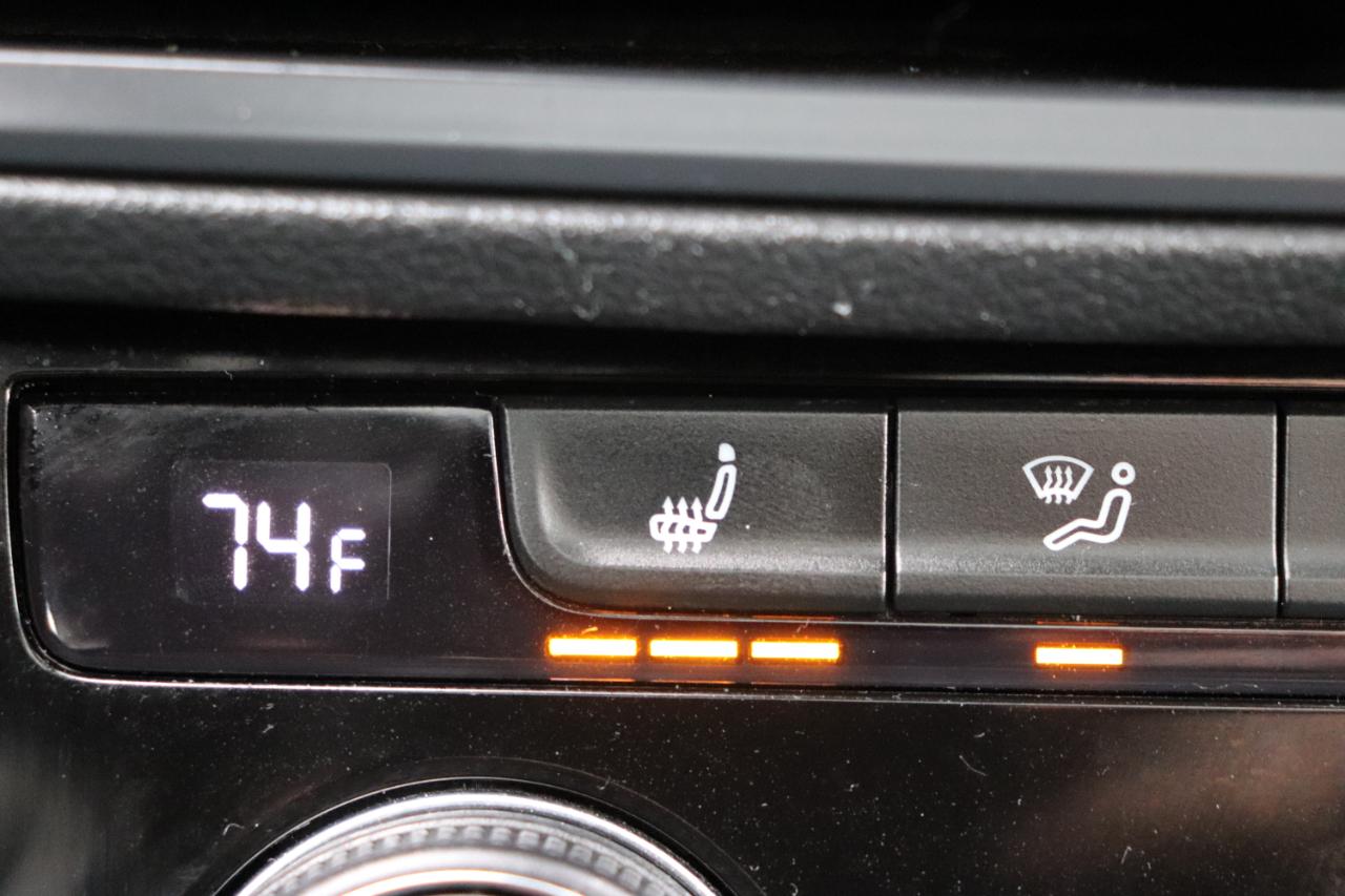 Volkswagen Jetta SE Auto 2024