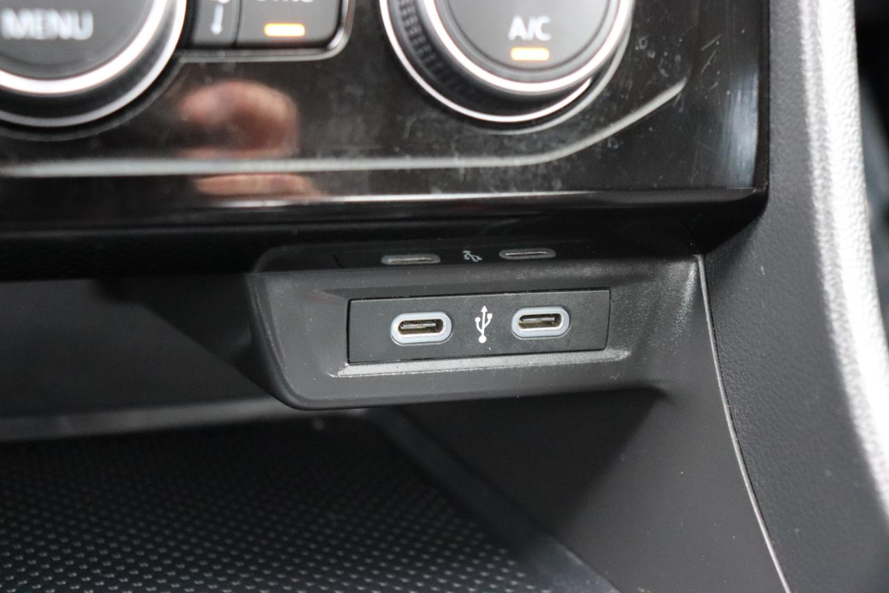 Volkswagen Jetta SE Auto 2024