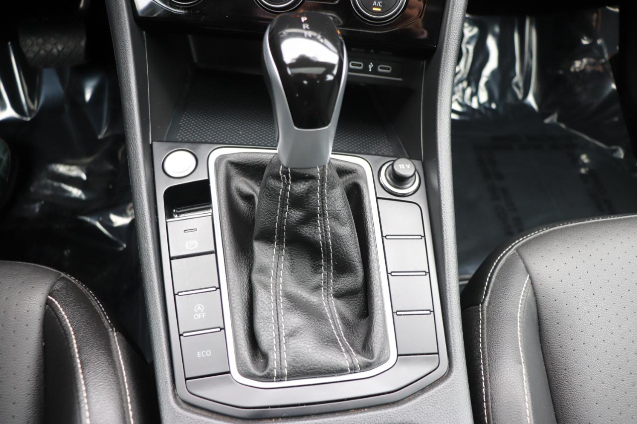 Volkswagen Jetta SE Auto 2024