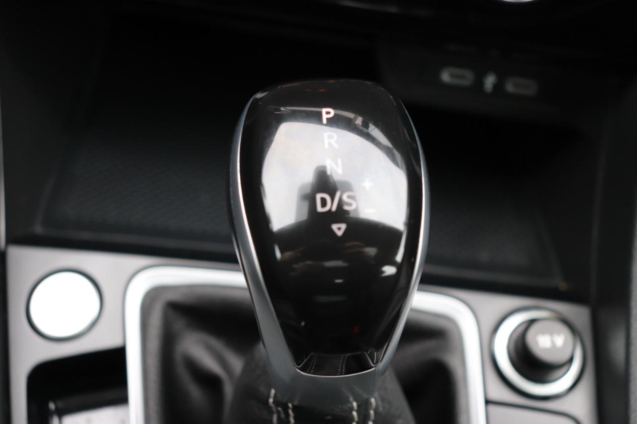 Volkswagen Jetta SE Auto 2024