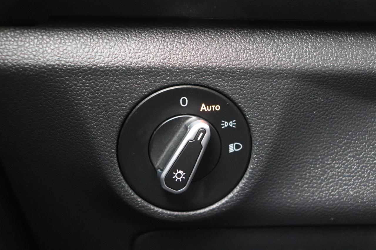 Volkswagen Jetta SE Auto 2024