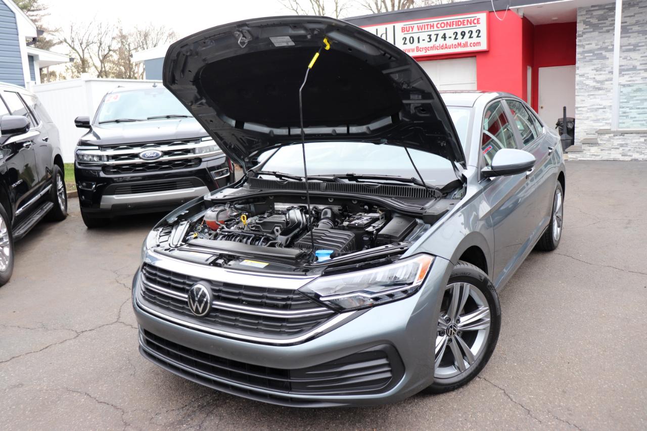 Volkswagen Jetta SE Auto 2024