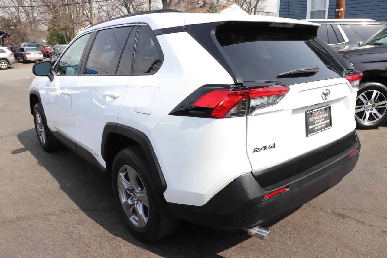 Toyota RAV4 Hybrid LE AWD (Natl) 2025