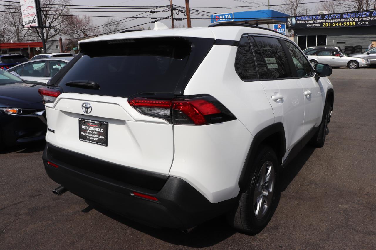 Toyota RAV4 Hybrid LE AWD (Natl) 2025