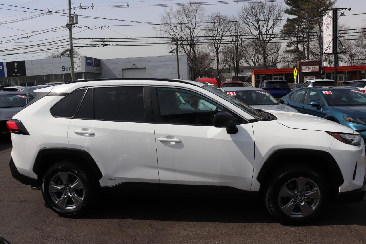 Toyota RAV4 Hybrid LE AWD (Natl) 2025