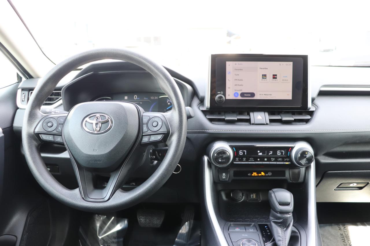 Toyota RAV4 Hybrid LE AWD (Natl) 2025