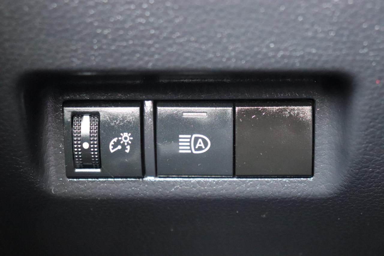 Toyota RAV4 Hybrid LE AWD (Natl) 2025