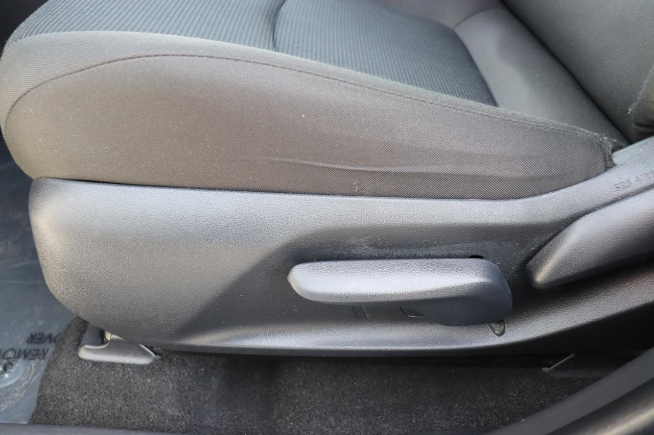 Toyota RAV4 Hybrid LE AWD (Natl) 2025