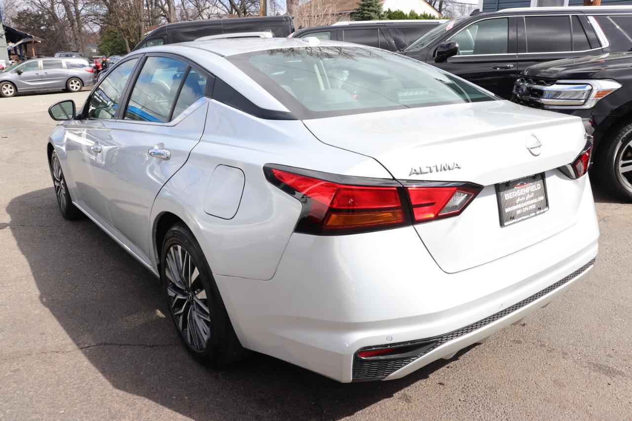 Nissan Altima 2.5 SV Sedan 2024