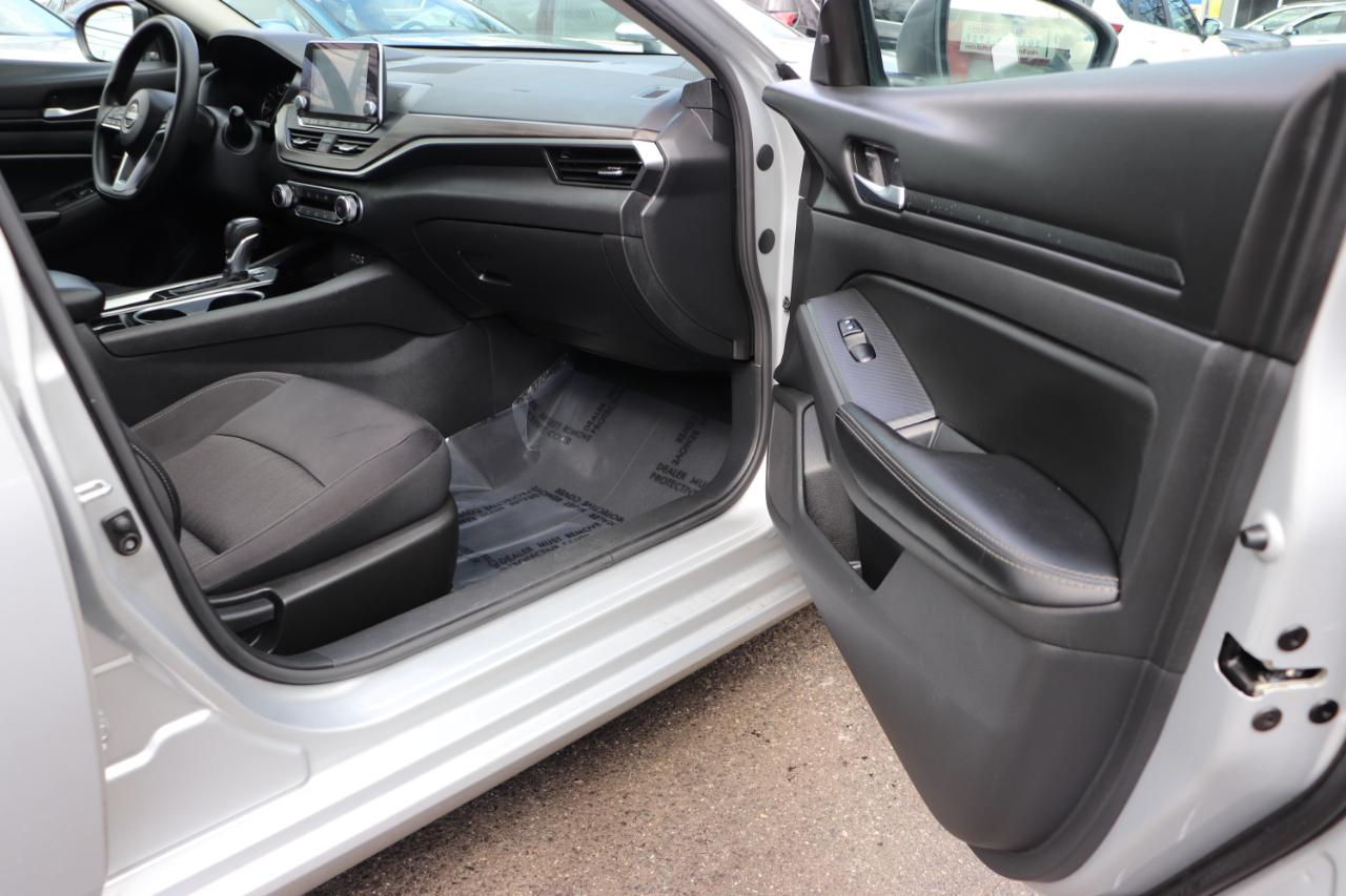 Nissan Altima 2.5 SV Sedan 2024