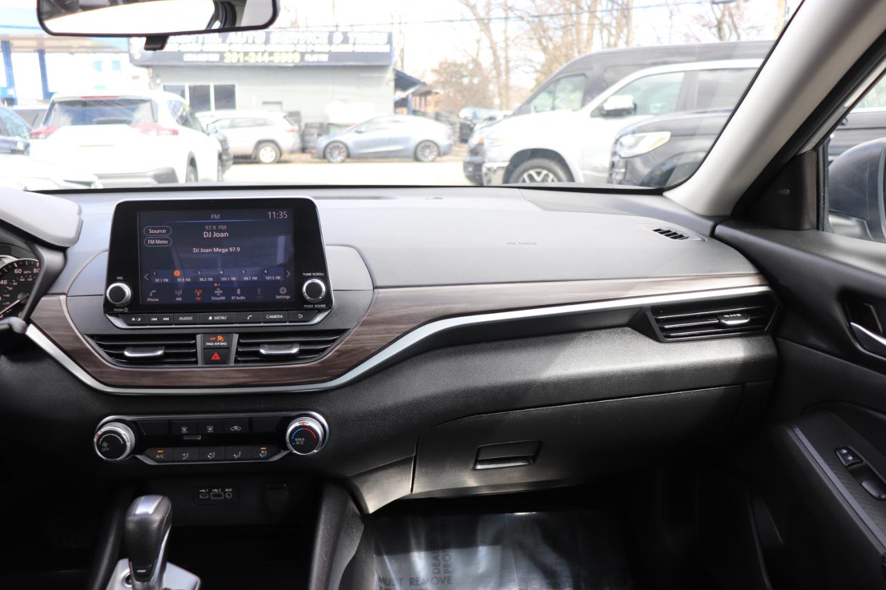 Nissan Altima 2.5 SV Sedan 2024